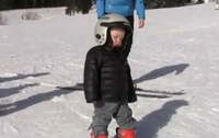 Дјечак заспао стојећи на скијама VIDEO