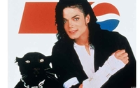 Слика Мајкла Џексона у новој кампањи за Пепси