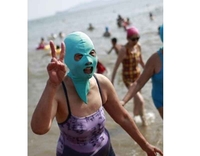 Kina: Skijaška maska – novi modni detalj za plažu