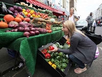 Широм Лондона скривени модели са осликаним тијелима