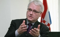 Josipović: Susret s Nikolićem ne bi bio svrsishodan 