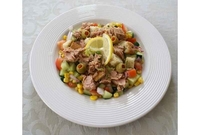 Salata od tunjevine i kukuruza