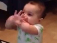 Sedam mu je mjeseci, a već pleše “Gangnam”