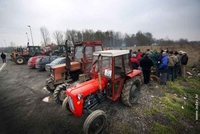 Протест хрватских фармера због млијека