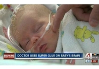 Superlijepkom spasli život bebi 
