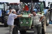 Хрватски сељаци ушли у зграду Владе, траже састанак с Милановићем