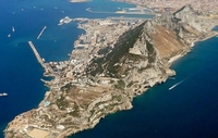 Gibraltar: Zlatna koka i trn u oku