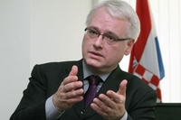 Josipović: Uklanjanje tabli, sramota za sve