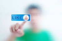 Šta muškarci najčešće kriju na Fejsbuku?