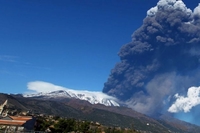 Прорадила Етна, најактивнији вулкан у Европи