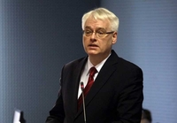 Josipović operisao oko