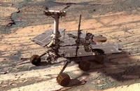 Насин ровер и даље проналази чудне ствари на Марсу