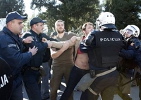 Podgorica: Uhapšeno 20 demonstranta, povrijeđeno devet policajaca