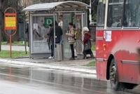 МЗ Лазарево: Траже поправљање надстрешнице