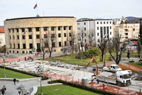 U parkiću počelo postavljanje ploča