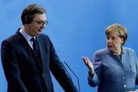 Merkel neće da dijeli savjete o Kosovu, Vučić spreman na kompromis