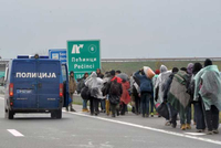 Fronteks stiže u Srbiju, sabirni centri na Balkanu?