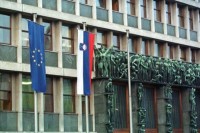 Zahtjev za povlačenje priznanja Kosova u parlamentu Slovenije