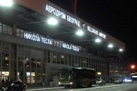 Turčin na aerodromu u Beogradu monitorom gađao radnicu