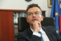 Šarec: U susjedstvu se budi fašizam i nacizam