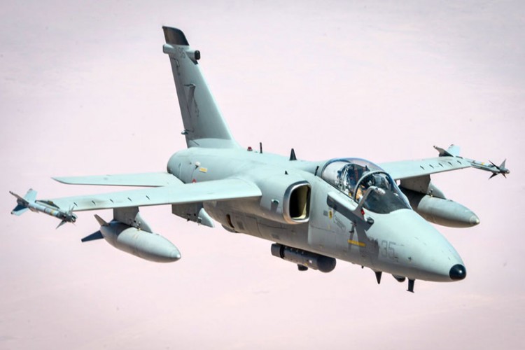 Il caccia leggero italiano “AMX International” è in volo da molti anni