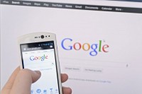 Google Files добија бољу контролу за офлајн садржај и тамни мод