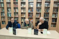 Источно Сарајево: Промовисан роман “Кад ће срећа па се зарати” Саше Кнежевића