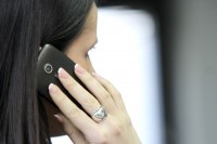 Зашто смо зависни од телефона?
