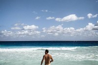 Latino zavodnik objavio golišave fotografije sa plaže i poslao cijelom svijetu važnu poruku