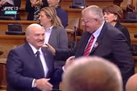 Лукашенко прекршио протокол, пришао Шешељу и поздравио га VIDEO