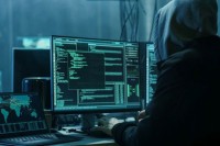 Обратите пажњу на сумњиве поруке: Подаци са Facebook-а завршили на dark web-у