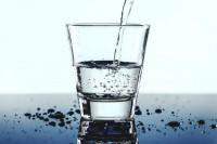 Колико воде треба пити дневно