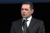 Vulin: Umesto što prete, neka odgovore ko je pokušao ubiti Vučića