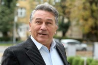Halid Muslimović zbog dugova gasi firmu