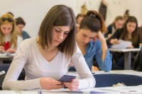 Opština Bratunac pomaže mladima: Među stipendistima najviše studenata elektrotehnike