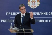 Vučić: Neću tužiti Pešićevu, mogu da mi stavljaju cevi, nisam se uznemirio