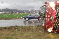 U saobraćajnoj nesreći u blizini Prijedorske petlje došlo je do prevrtanja vozila Pežo koje je završilo na boku.