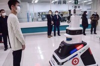 Кинези дизајнирали роботизовану руку за преглед особа са коронавирусом