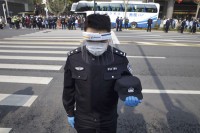 Кина троминутним ћутањем одала пошту жртвама вируса