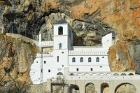 Video-prenos liturgije u manastiru Ostrog