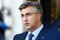 Plenković o transparentu navijača Dinama: Sramno i neprimjereno