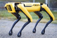 Робот-пас на продају: Да ли вриједи 74.500 долара? ВИДЕО