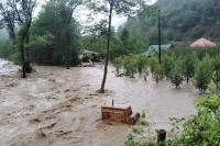 Srbija: Kuća u obruču nabujale Studenice, nestao bračni par