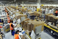 Amazon daje pola milijarde dolara onima koji su radili u junu