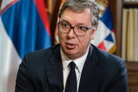 Vučić: Zabrana svih javnih okupljanja od sutra, od petka policijski čas do ponedjeljka