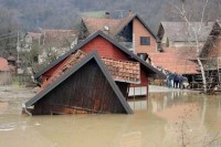 Аутомобили под водом у Краљеву због обилне кише