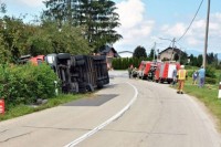 Vozač iz BiH kod Karlovca prevrnuo hladnjaču punu mesa