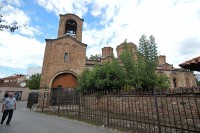 Crkveni život u Bogorodici Ljeviškoj, opasanoj zarđalom bodljikavom žicom, odvija se uprkos teškim uslovima