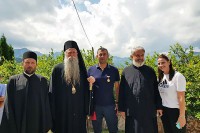 Владика Јоаникије одликовао бившег полицајца Вука Вуковића