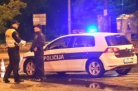 Policajcima prijetio ubistvom, jednog od službenika i udario